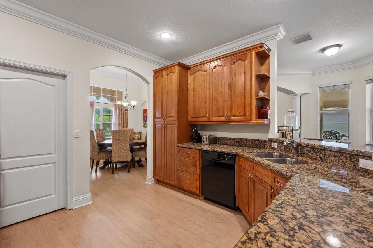 2981 Dovedale Ct - Photo 7 of 40