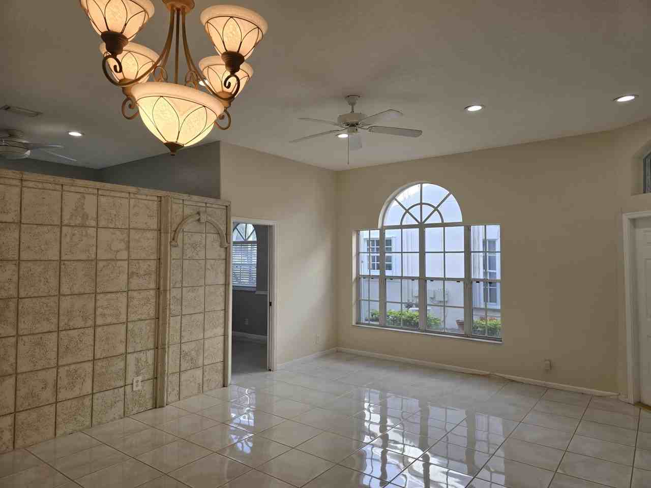 6179 Bear Creek Ct - Photo 7 of 34