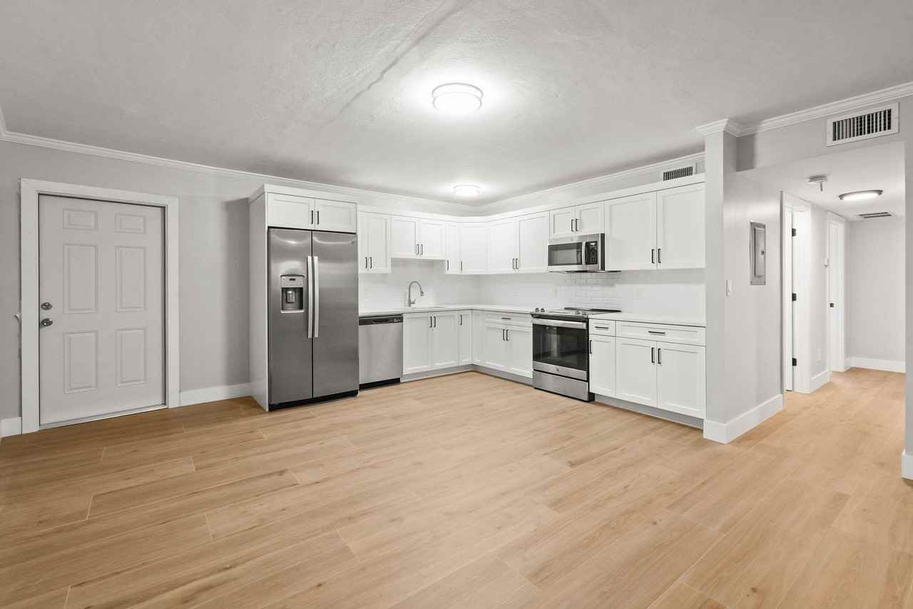 324 Southwind Dr #15 - Photo 3 of 29