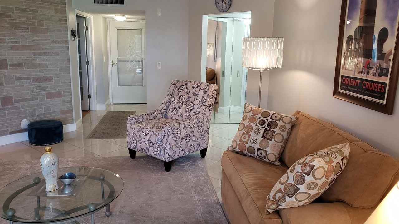 3755 Via Poinciana #304 - Photo 7 of 41