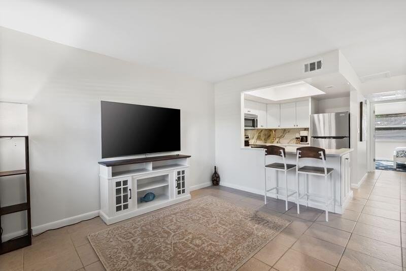 2319 Tamarind Dr #102 - Photo 5 of 28