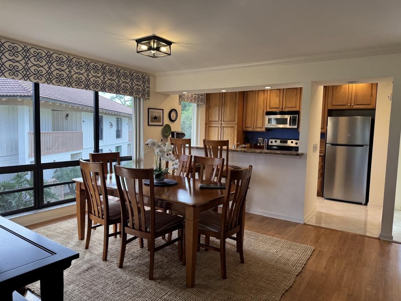 428 Brackenwood Ln S - Photo 3 of 25