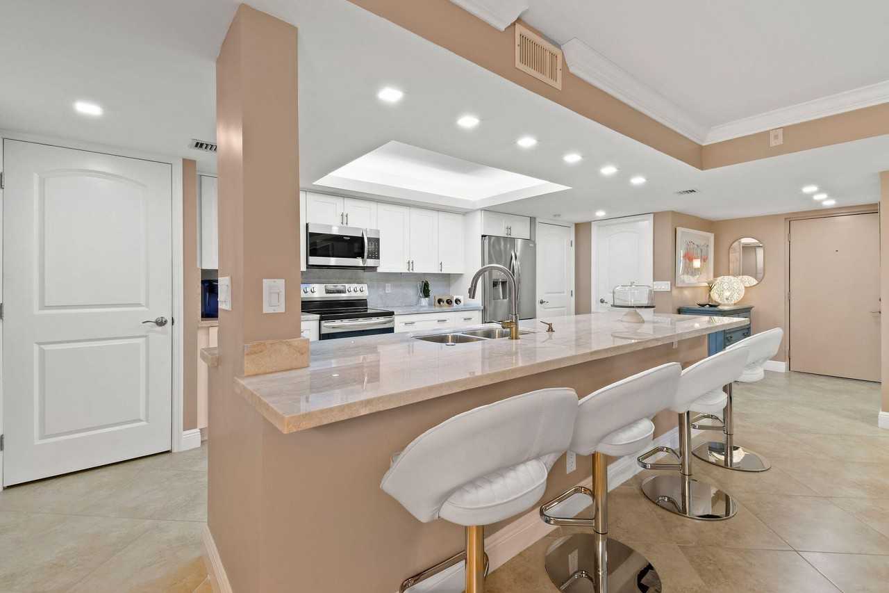 750 Egret 6109 Circle - Photo 6 of 25