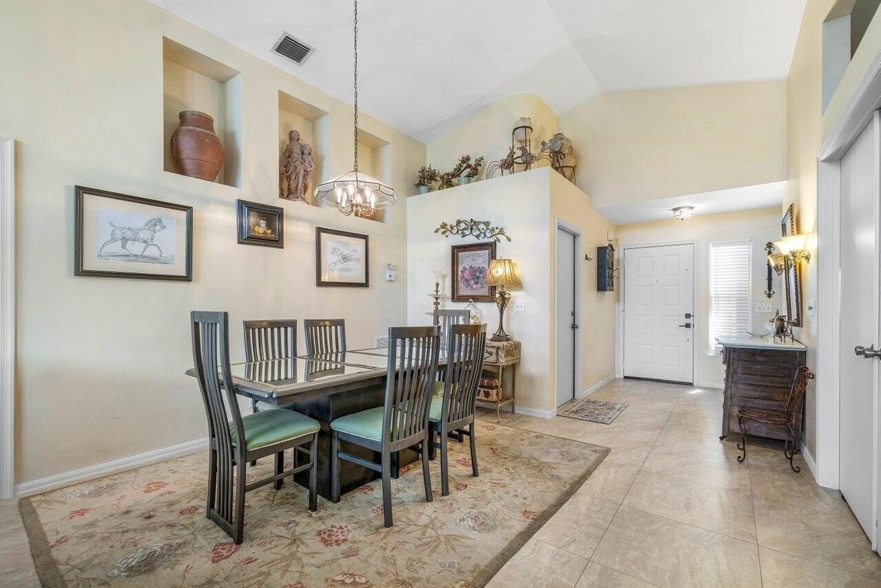 2730 Linkside Dr - Photo 3 of 33