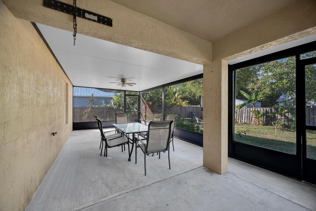 1037 Sw Payne Ave - Photo 4 of 27