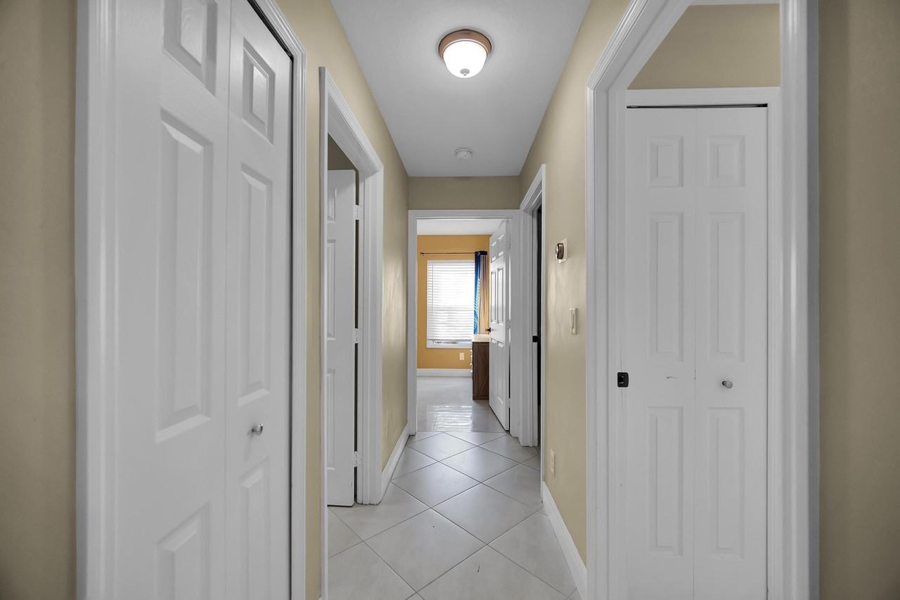 1037 Sw Payne Ave - Photo 6 of 27