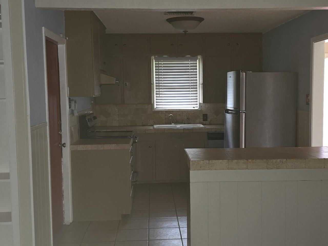 2505 W Harris Ave - Photo 5 of 7