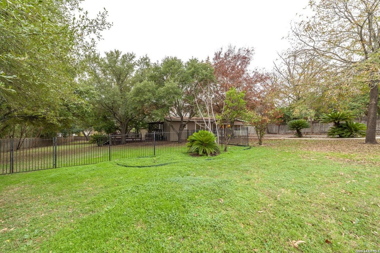 4750 View Dr - Photo 2 of 21