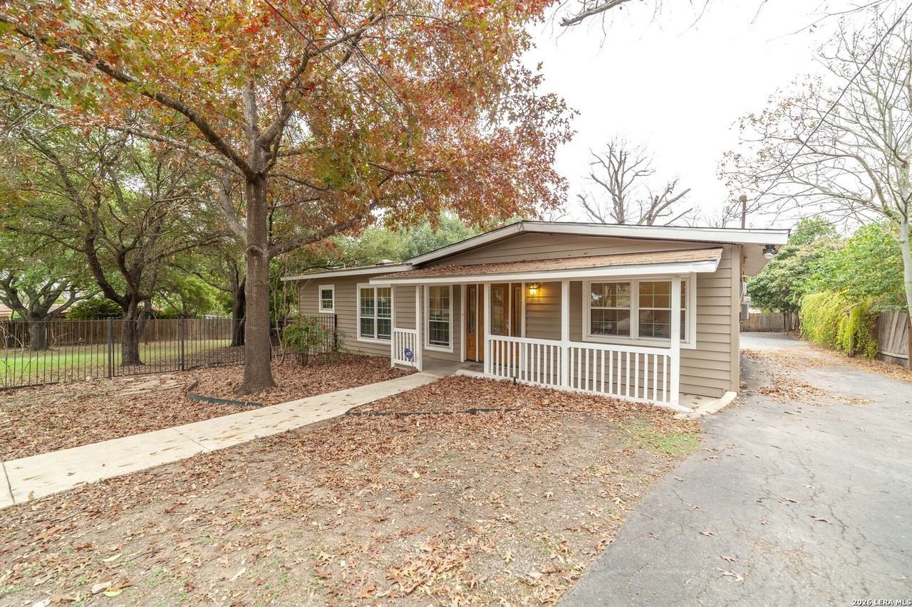 4750 View Dr - Photo 5 of 21