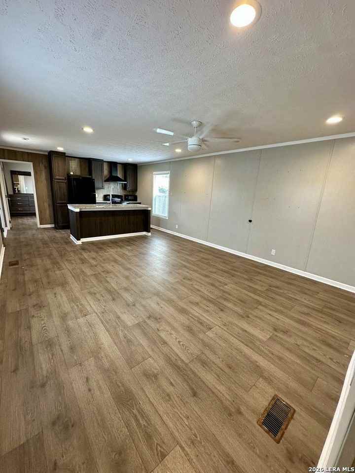 8622 S Zarzamora St #423 - Photo 3 of 19