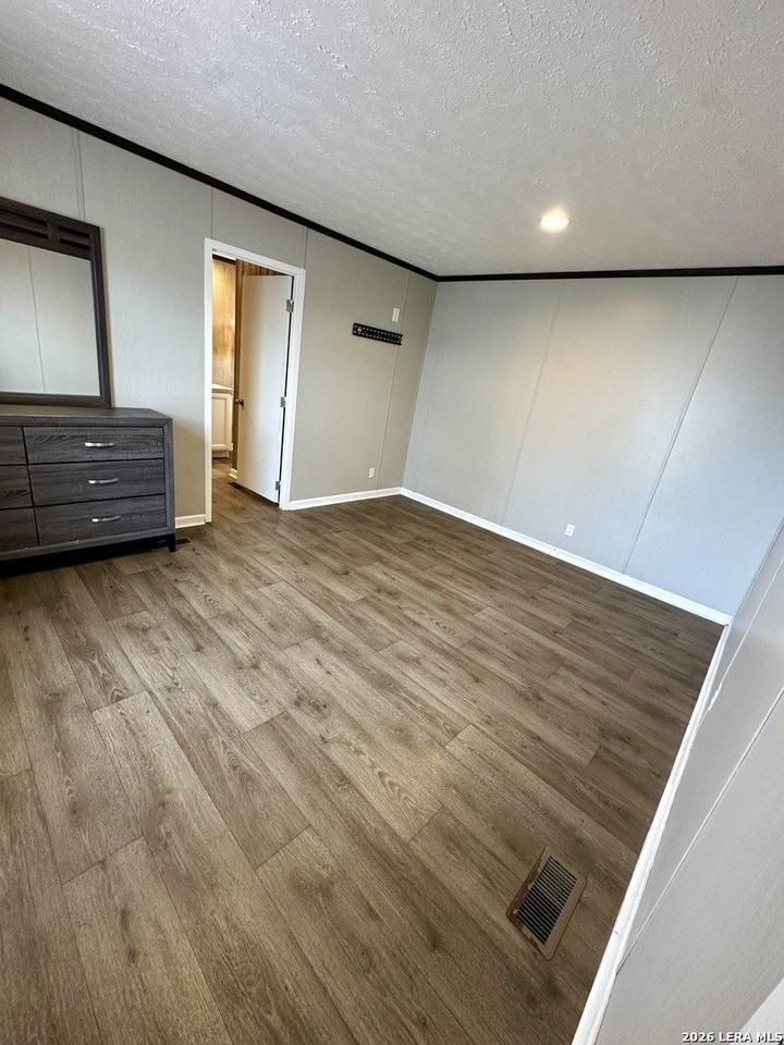 8622 S Zarzamora St #423 - Photo 5 of 19