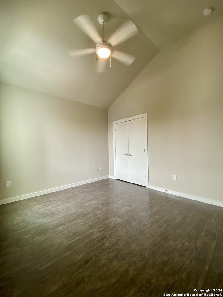 330 Clay St #28 - Photo 3 of 31