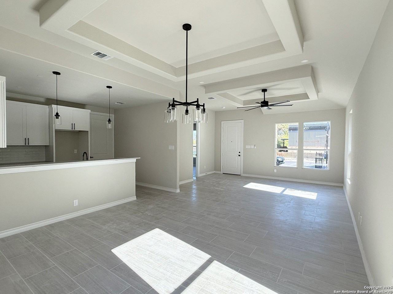 411 Moselle Ave - Photo 4 of 20