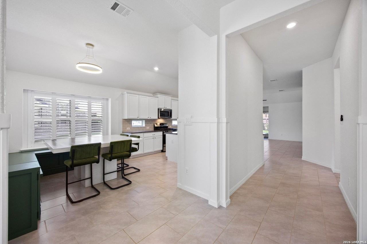 3200 Falconhead - Photo 4 of 44