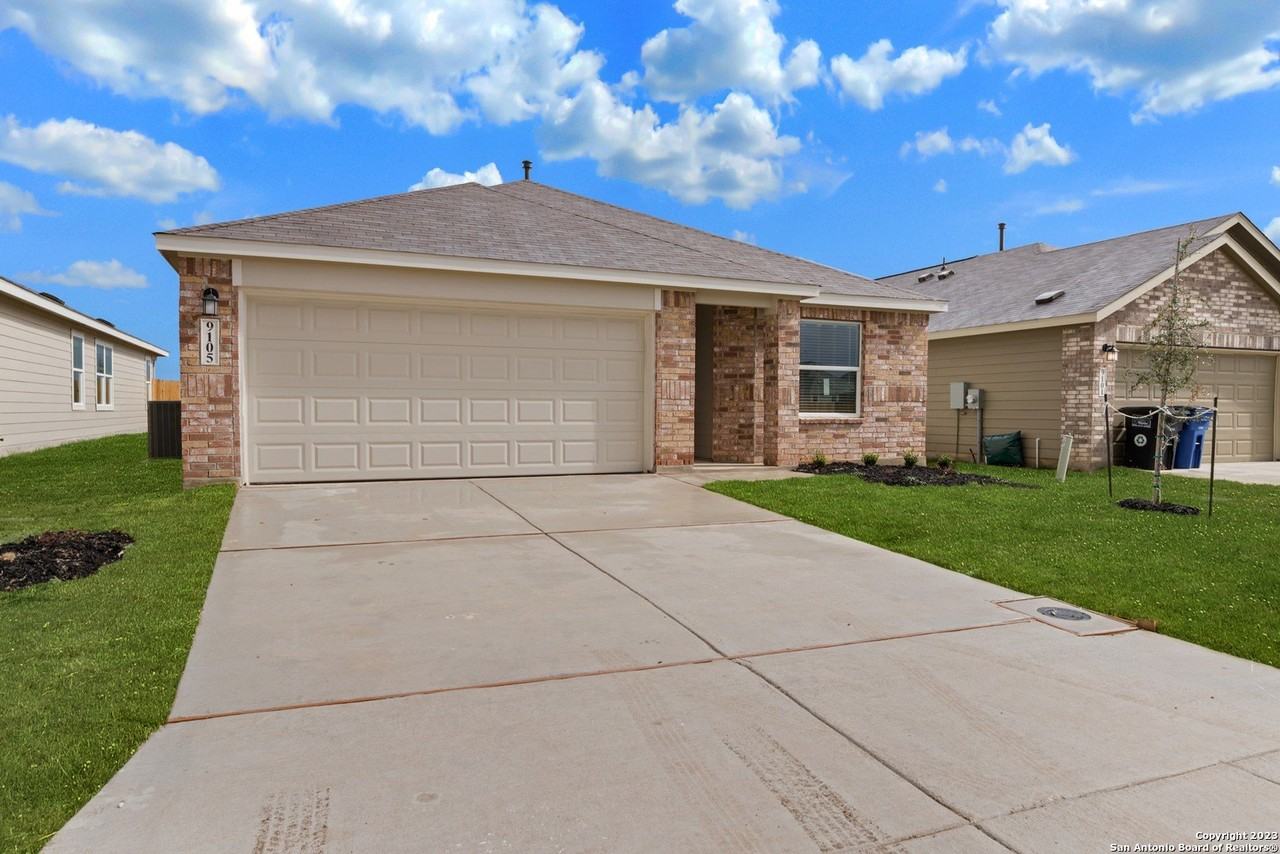 9105 Navarro Vis - Photo 2 of 28