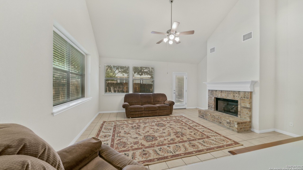 501 Ginsberg Dr - Photo 5 of 25