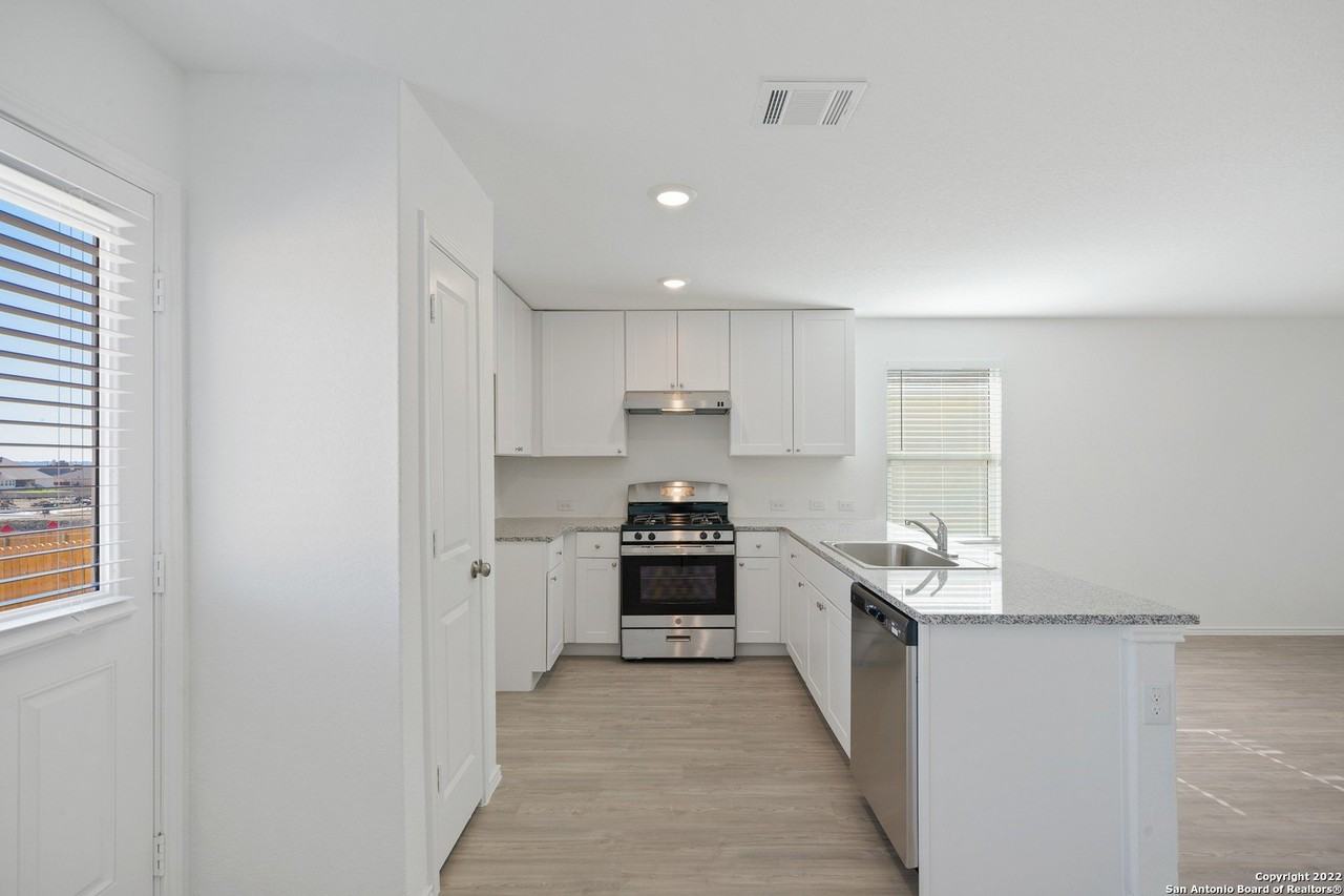 5510 Basil Chase - Photo 7 of 31