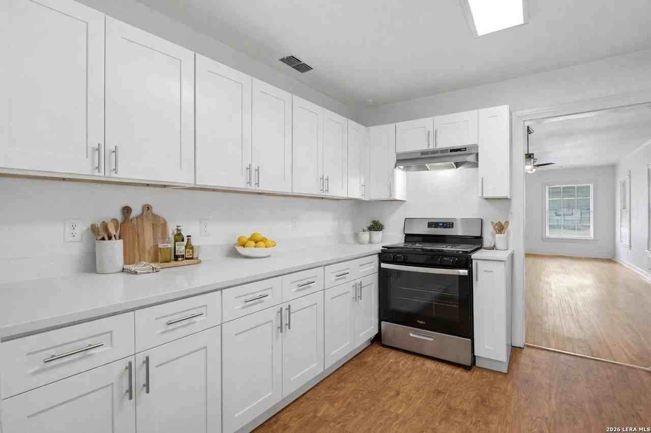 1235 Sims Ave - Photo 2 of 28