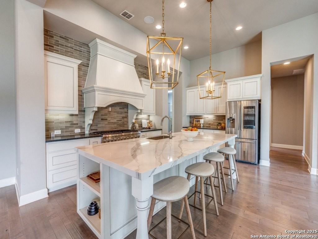 1410 Burgundy - Photo 3 of 45
