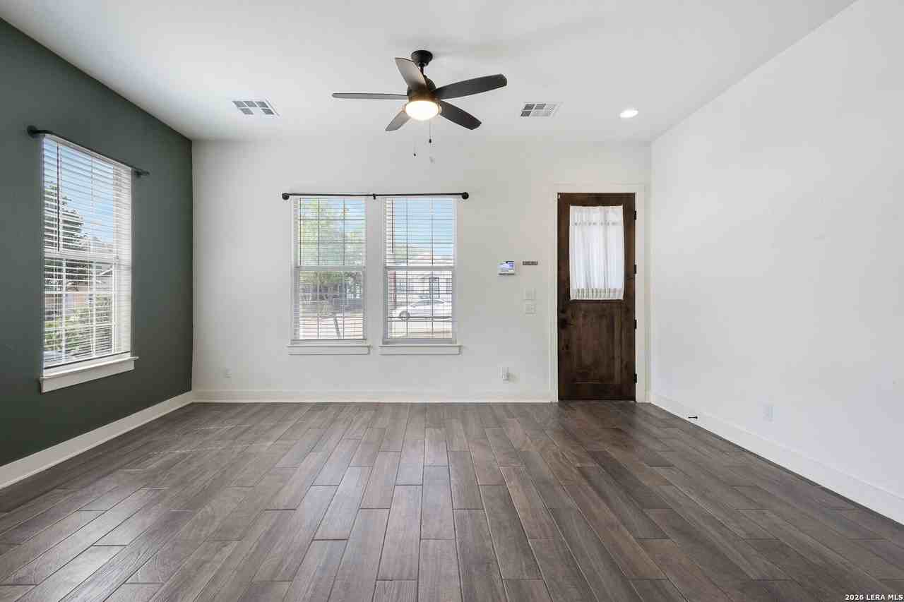 534 Rigsby Ave - Photo 2 of 18
