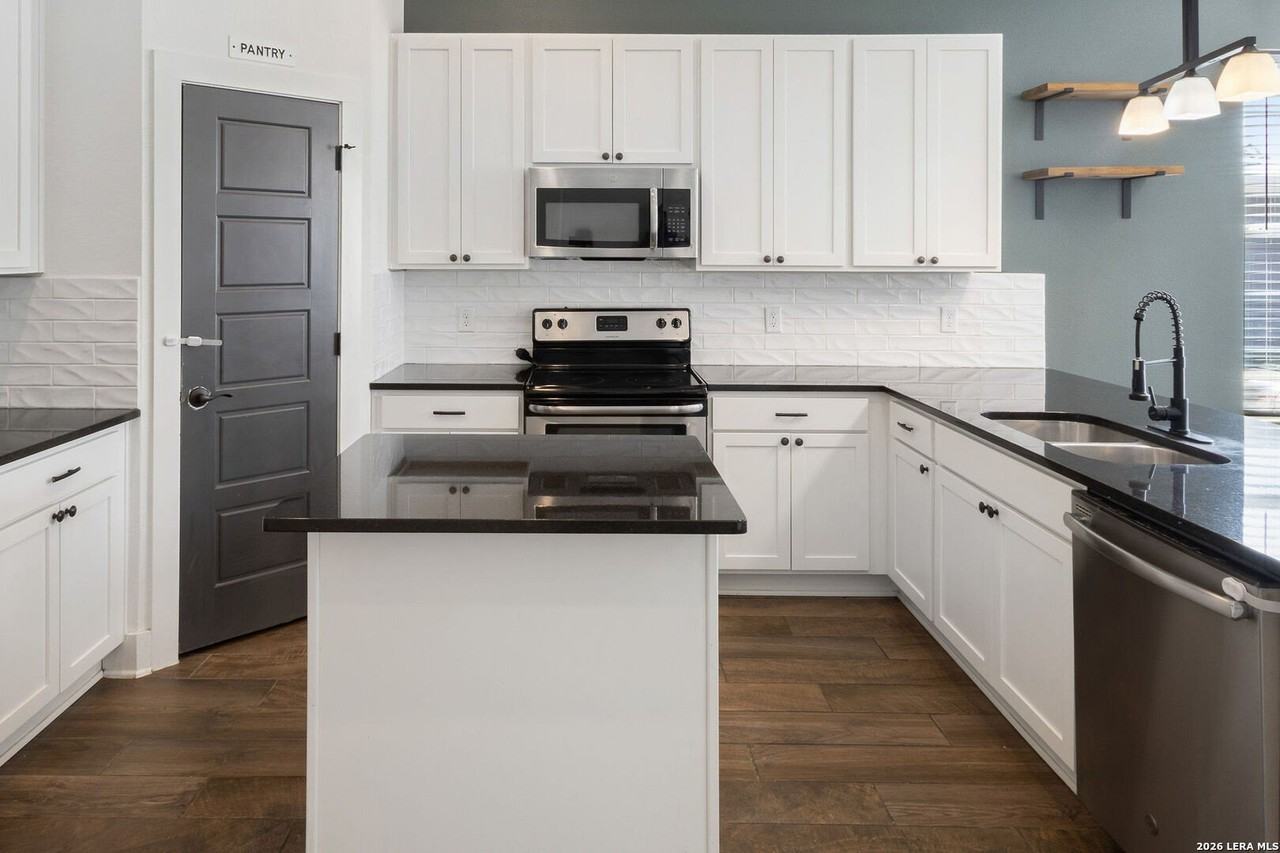 534 Rigsby Ave - Photo 5 of 18