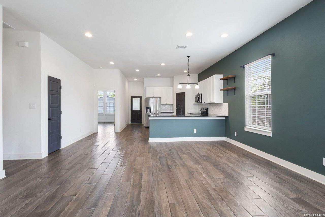 534 Rigsby Ave - Photo 7 of 18