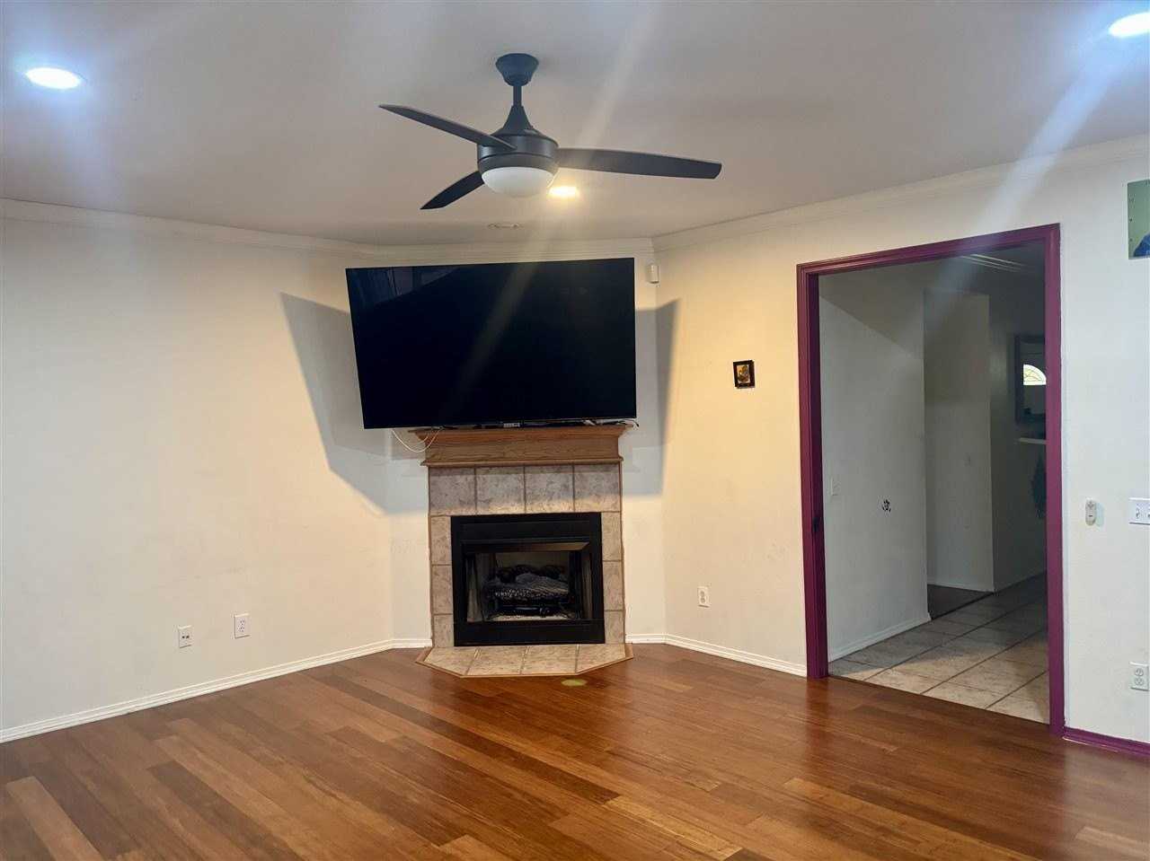2110 S 22nd Ct - Photo 4 of 24