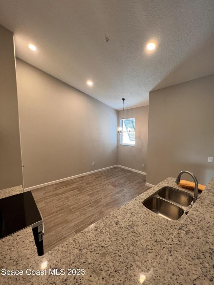 3930 Playa Del Sol Dr #204 - Photo 6 of 20