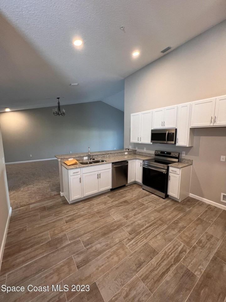 3930 Playa Del Sol Dr #204 - Photo 7 of 20