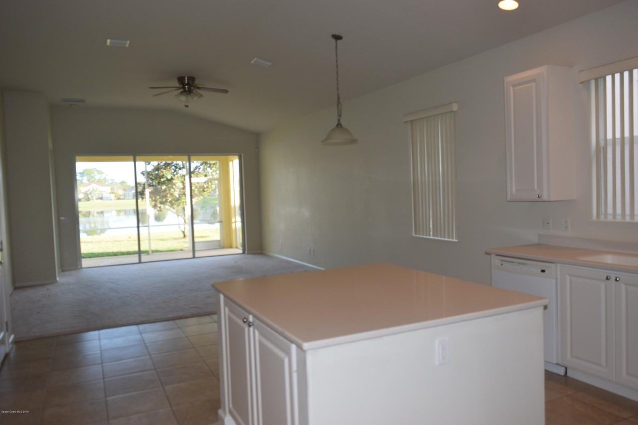 1783 Dittmer Cir Se - Photo 5 of 20