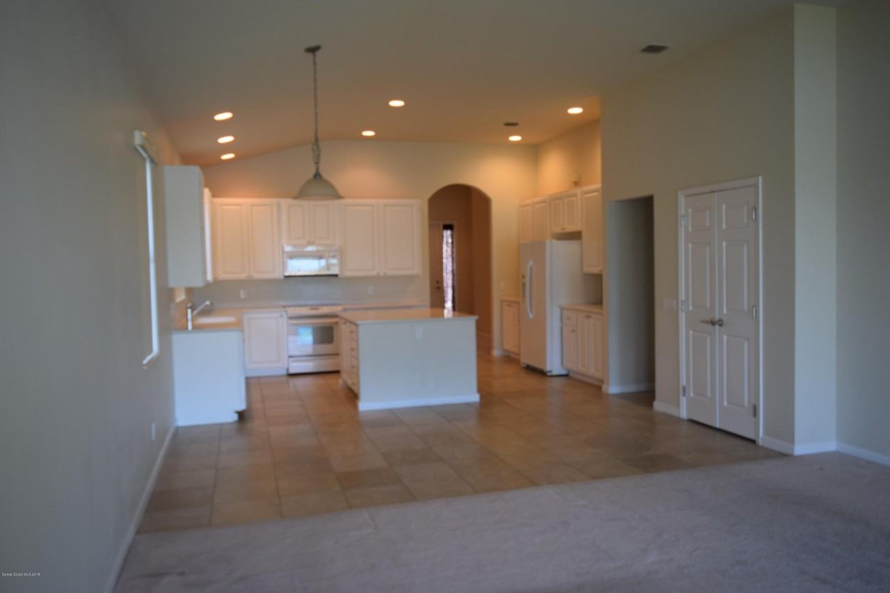 1783 Dittmer Cir Se - Photo 6 of 20