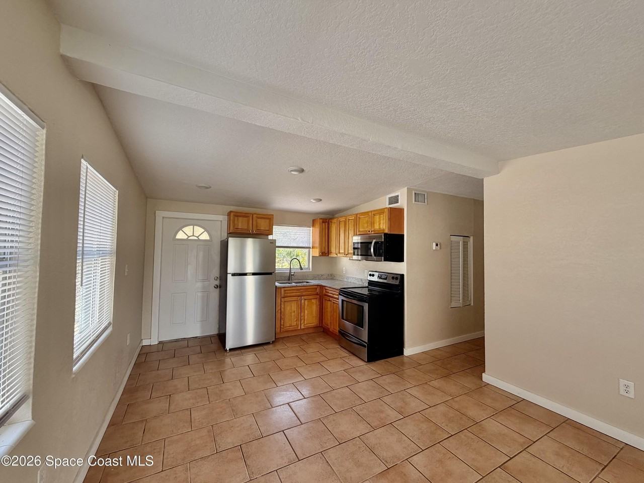 2587 Pepper Ave - Photo 2 of 8