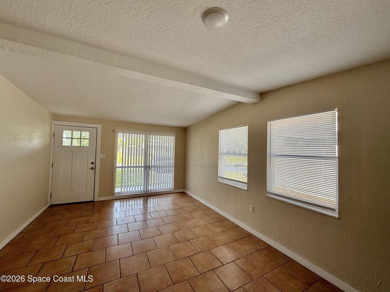 2587 Pepper Ave - Photo 3 of 8