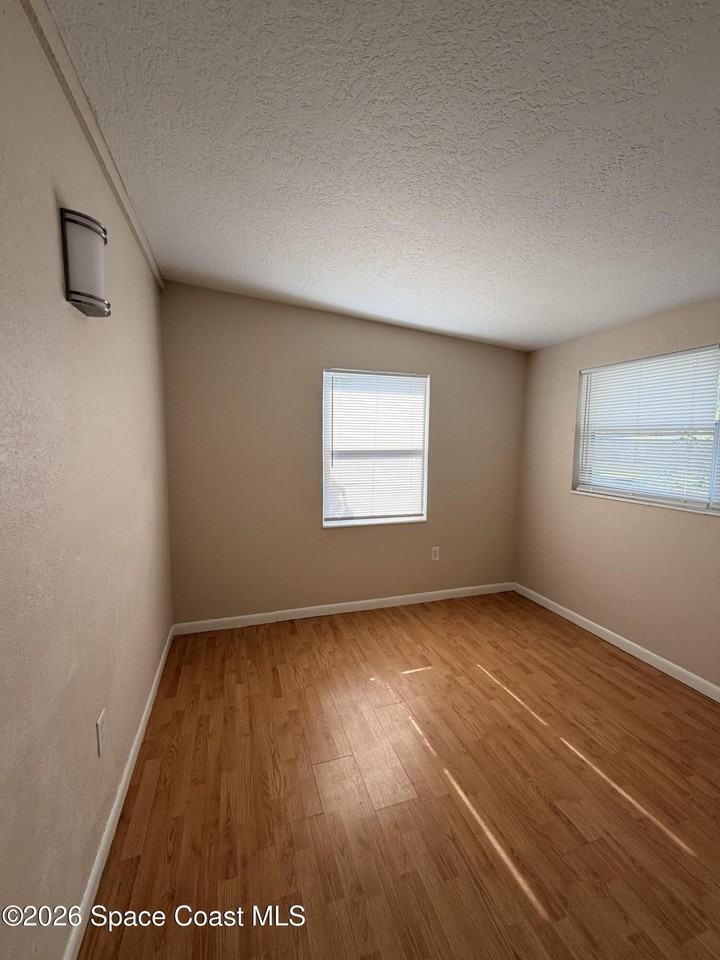 2587 Pepper Ave - Photo 7 of 8