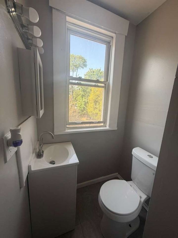 70 Shelton Ave Apt 2l #2L - Photo 2 of 6