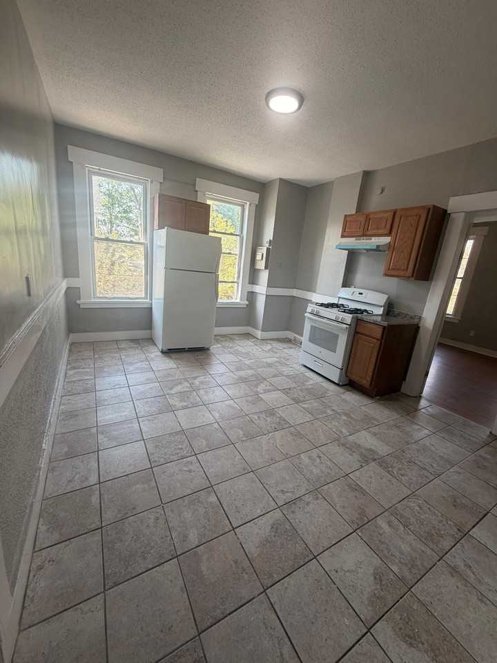 70 Shelton Ave Apt 2l #2L - Photo 4 of 6