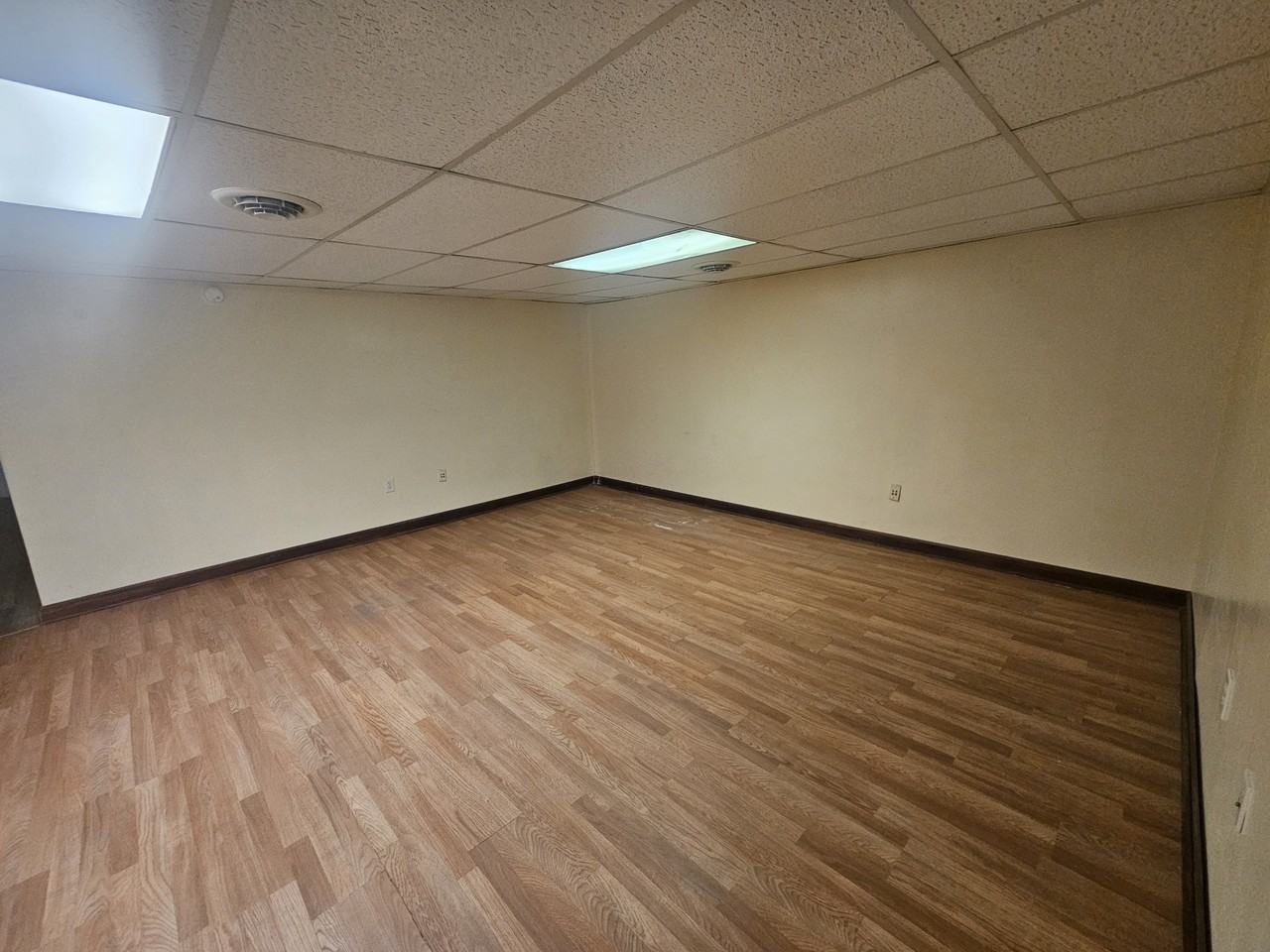 535 W Shawnee Ave Fl 3 #3 - Photo 3 of 8