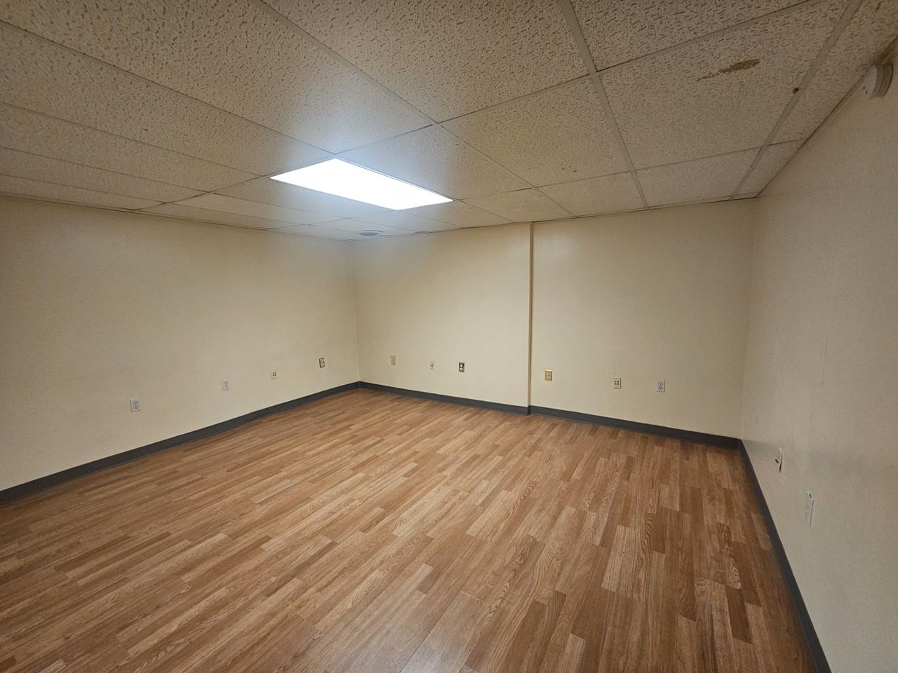 535 W Shawnee Ave Fl 3 #3 - Photo 6 of 8