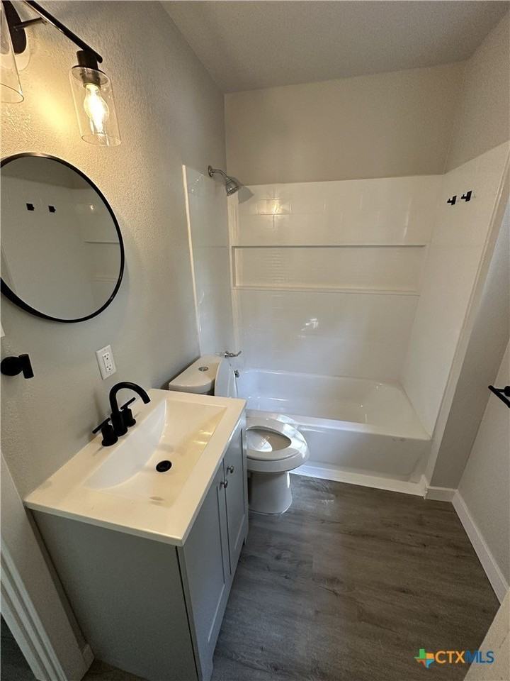 622 Scarbrough St - Photo 6 of 11
