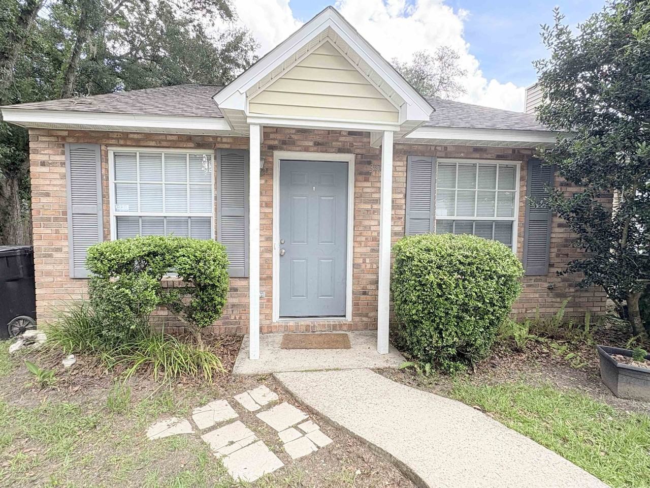 3910 Gaffney Loop - Photo 2 of 19