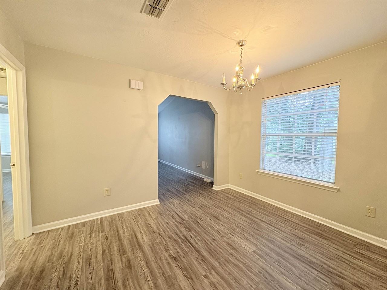 3910 Gaffney Loop - Photo 6 of 19
