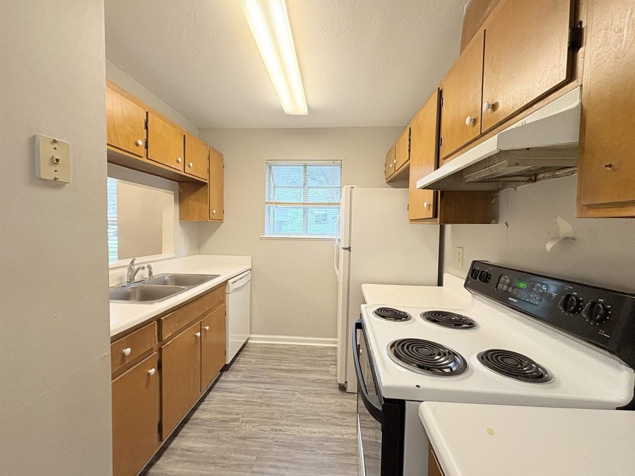 3910 Gaffney Loop - Photo 7 of 19