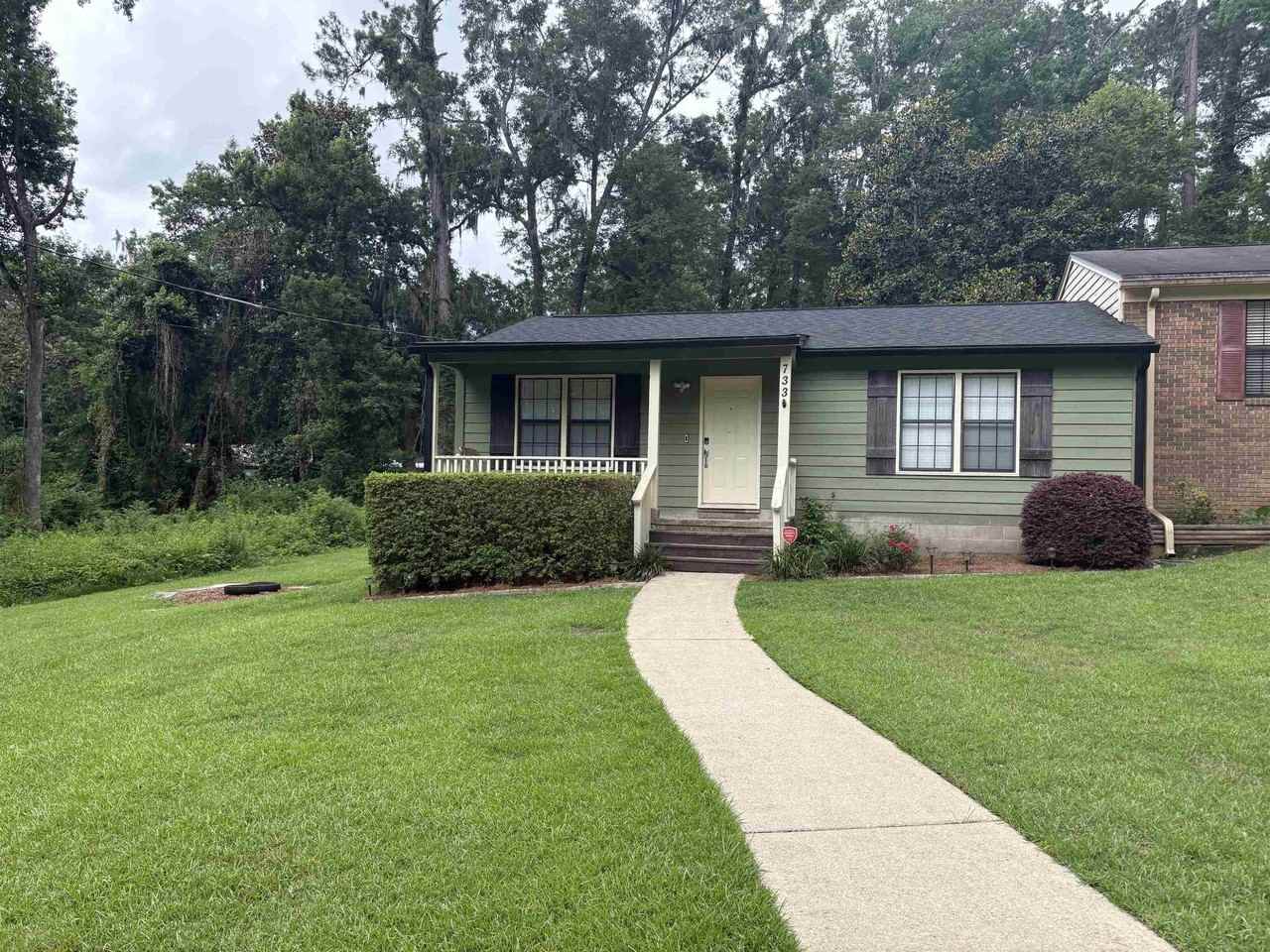 733 Livingston Ct
