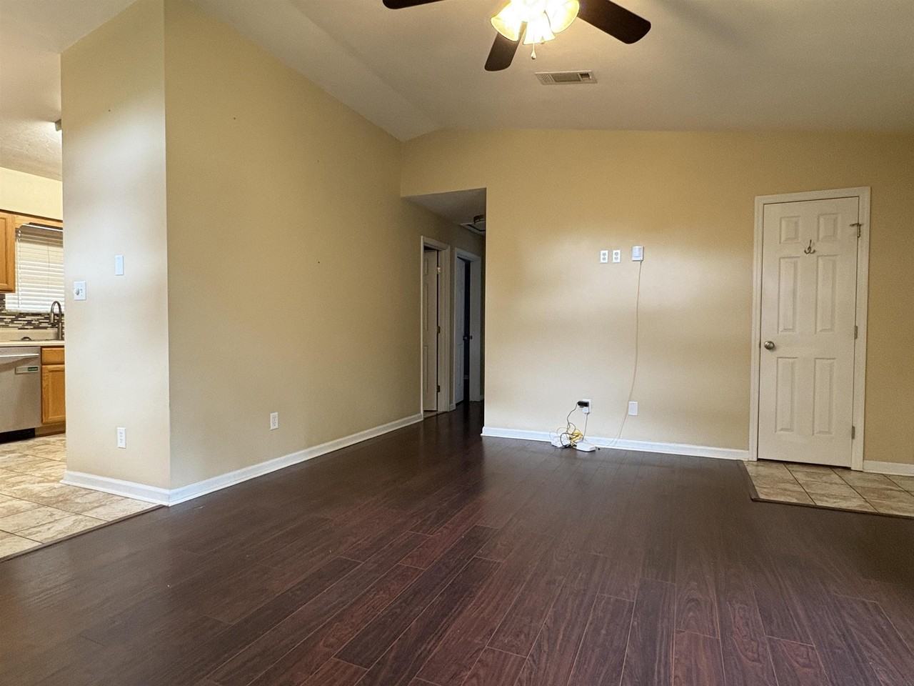 733 Livingston Ct - Photo 4 of 14