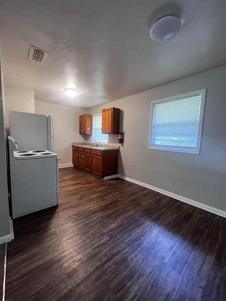 3515 Falcon Dr - Photo 3 of 21