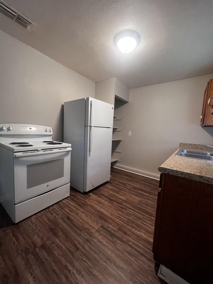 3515 Falcon Dr - Photo 5 of 21