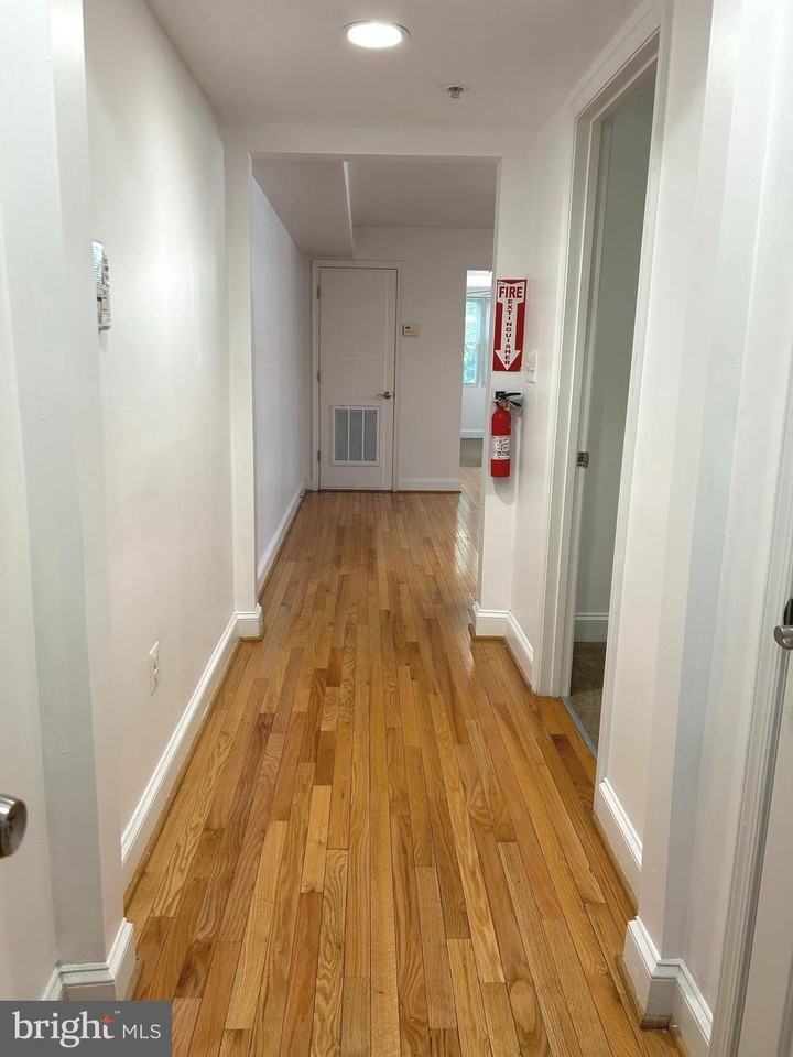 3956 Pennsylvania Ave Se #203 - Photo 4 of 25
