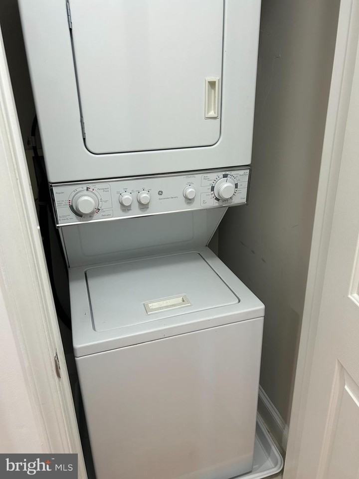 3956 Pennsylvania Ave Se #203 - Photo 5 of 25