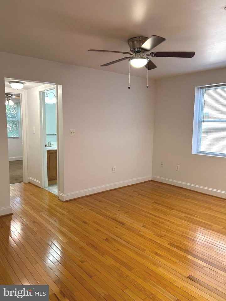 3956 Pennsylvania Ave Se #203 - Photo 6 of 25