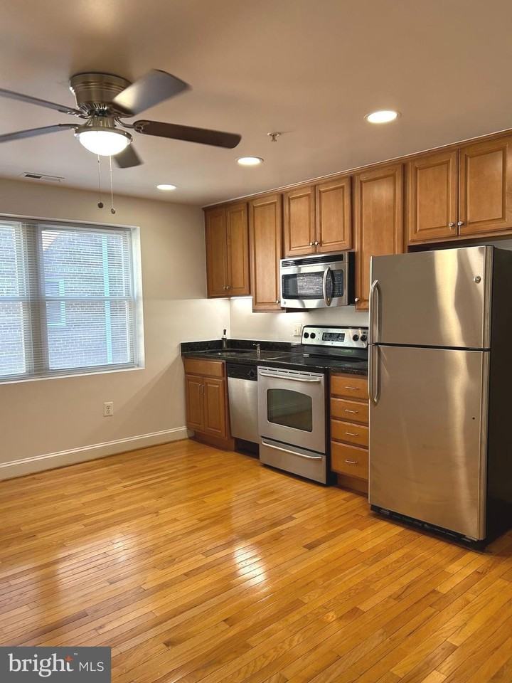 3956 Pennsylvania Ave Se #203 - Photo 7 of 25